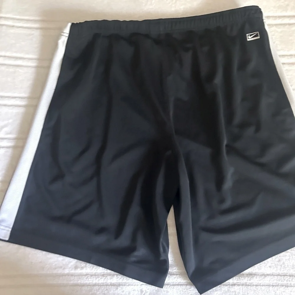Nike Black and White Athletic Mens Shorts  Lightweight Performance​​​​​​​